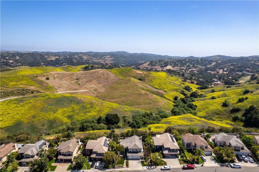 15043 Avenida Compadres