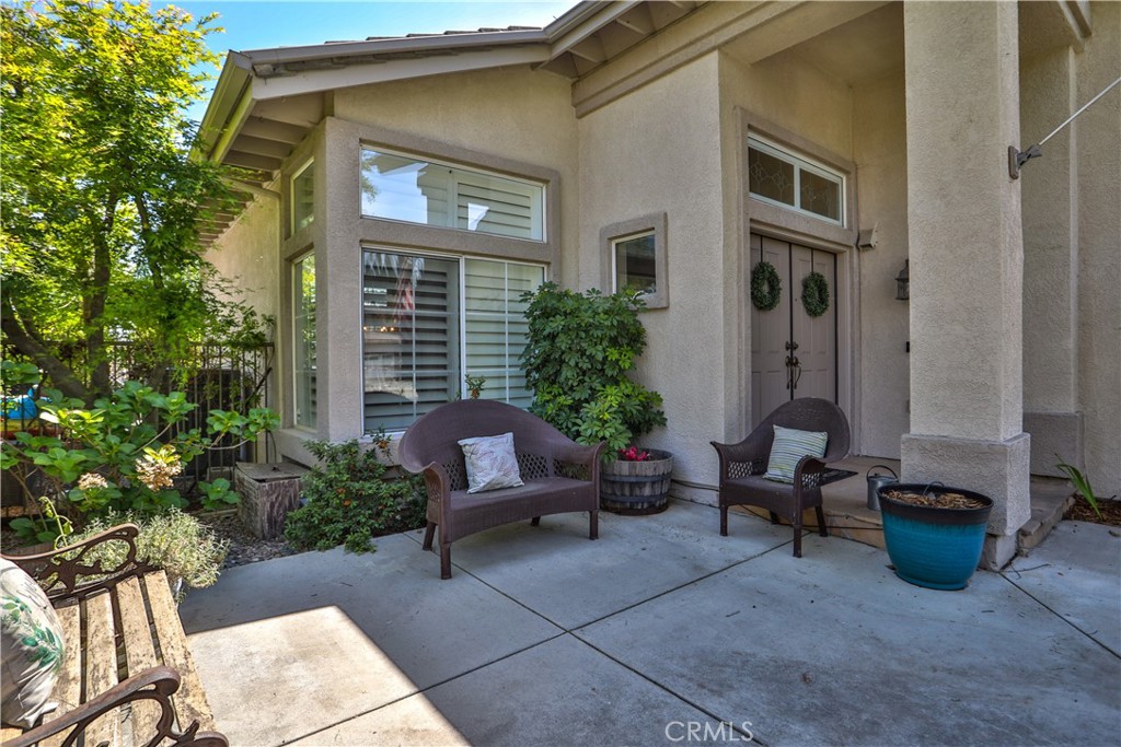 15043 Avenida Compadres