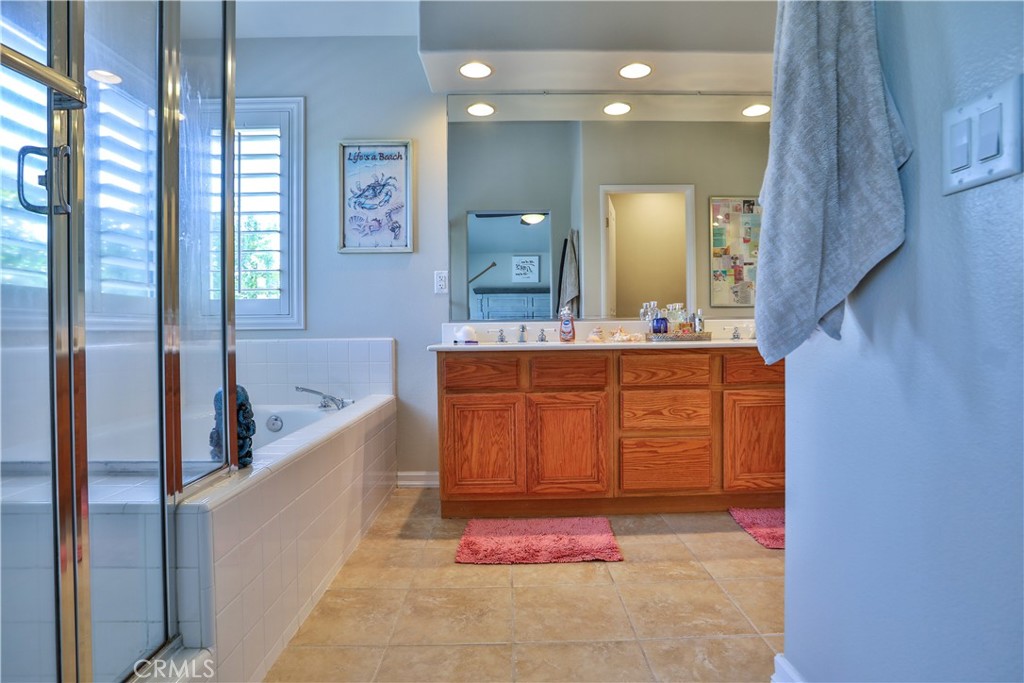 15043 Avenida Compadres