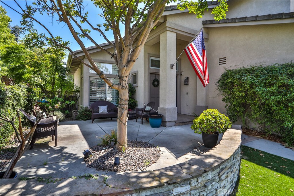 15043 Avenida Compadres