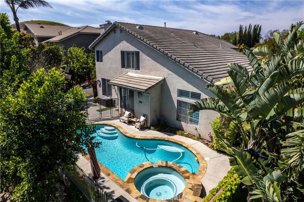 15043 Avenida Compadres