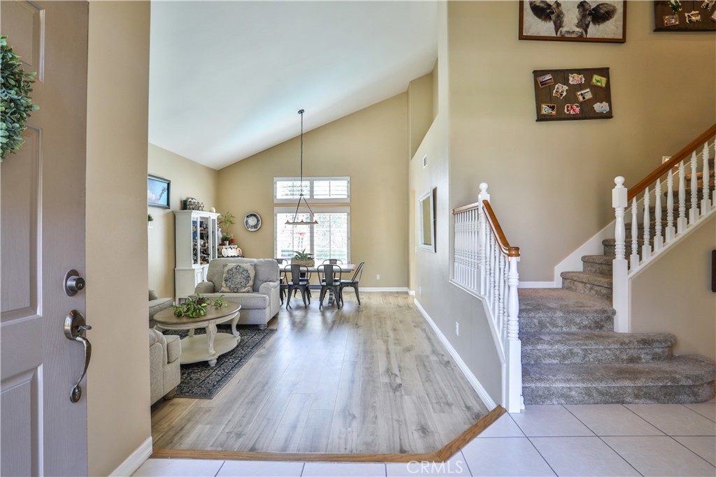 15043 Avenida Compadres