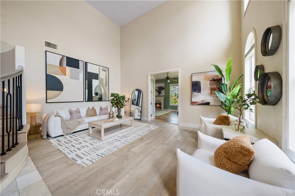 3048 Street Of The Chimes