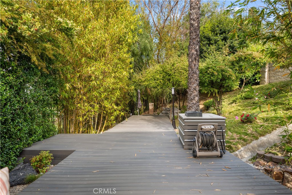 3048 Street Of The Chimes