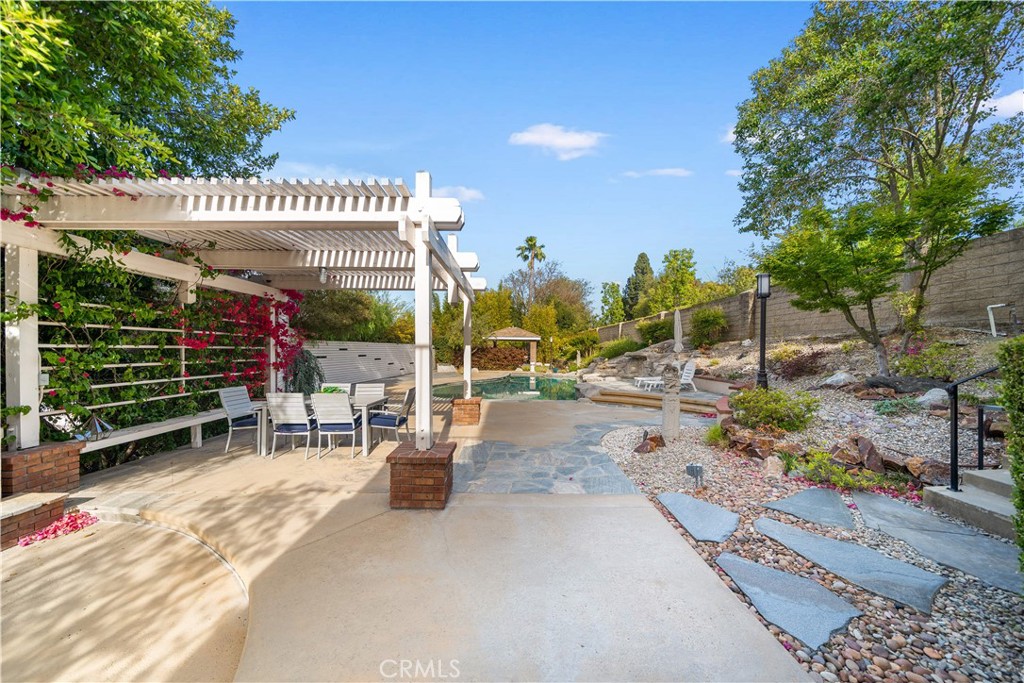 3048 Street Of The Chimes