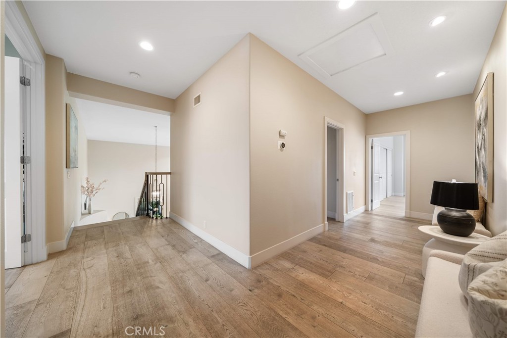 3048 Street Of The Chimes