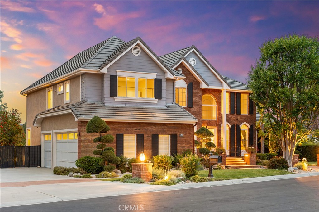 3048 Street Of The Chimes
