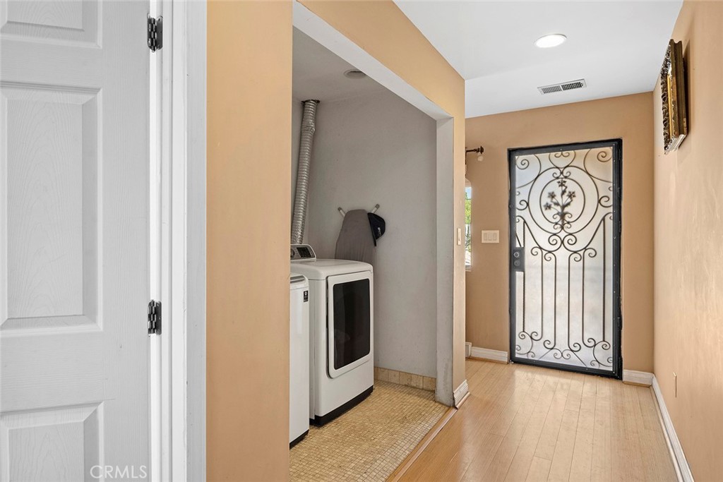 3339 Dorchester Avenue