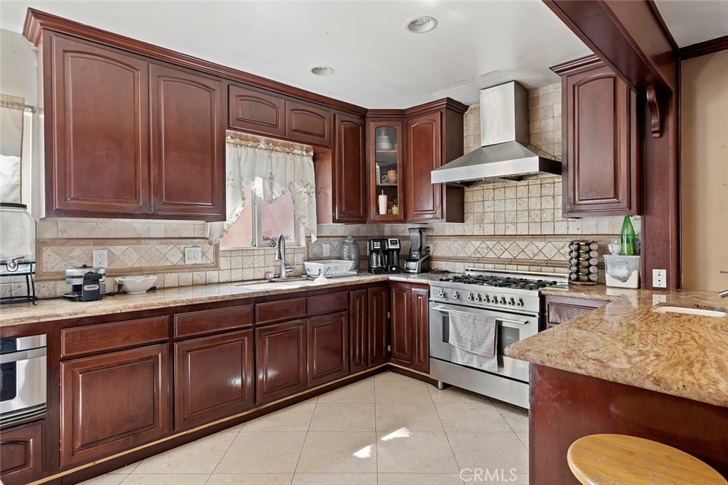 3339 Dorchester Avenue