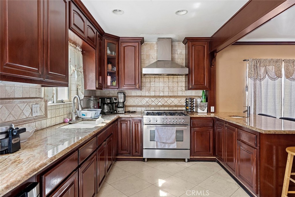 3339 Dorchester Avenue