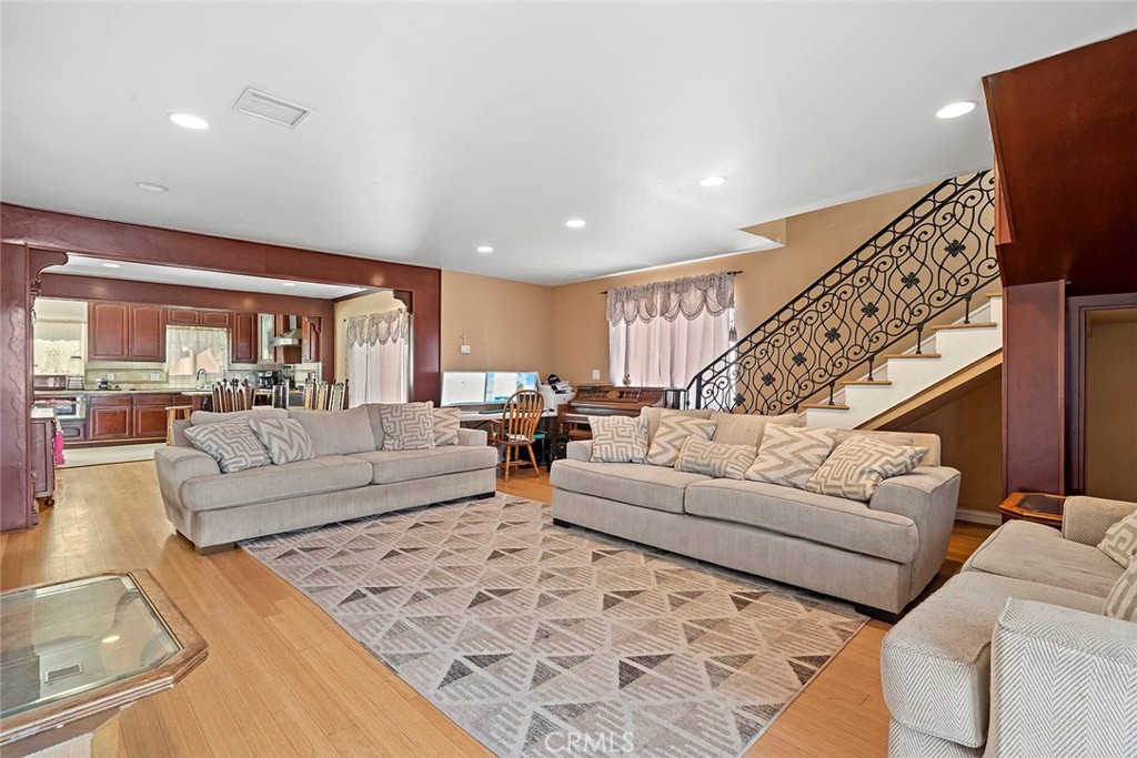 3339 Dorchester Avenue