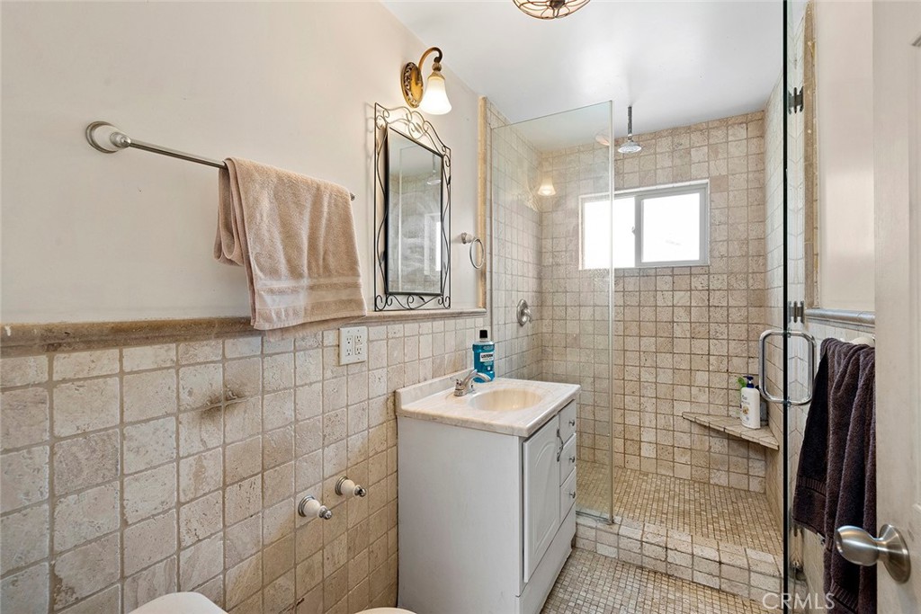 3339 Dorchester Avenue