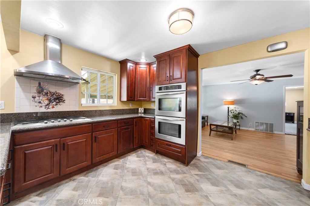 644 E Mountain View Avenue