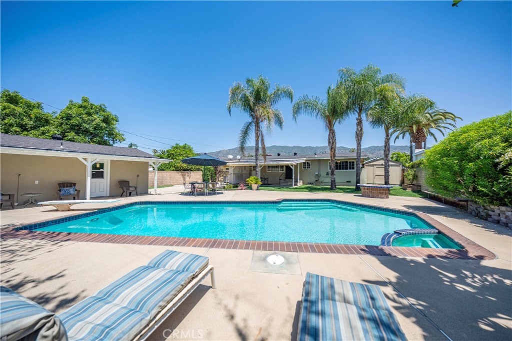 644 E Mountain View Avenue