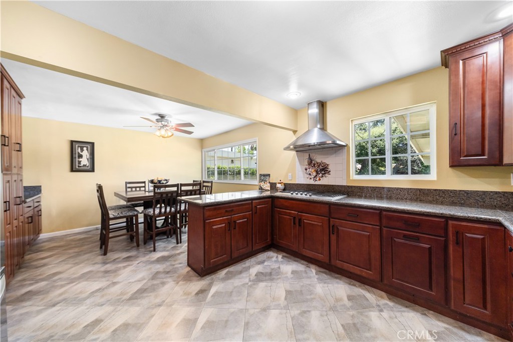 644 E Mountain View Avenue