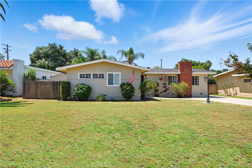 644 E Mountain View Avenue