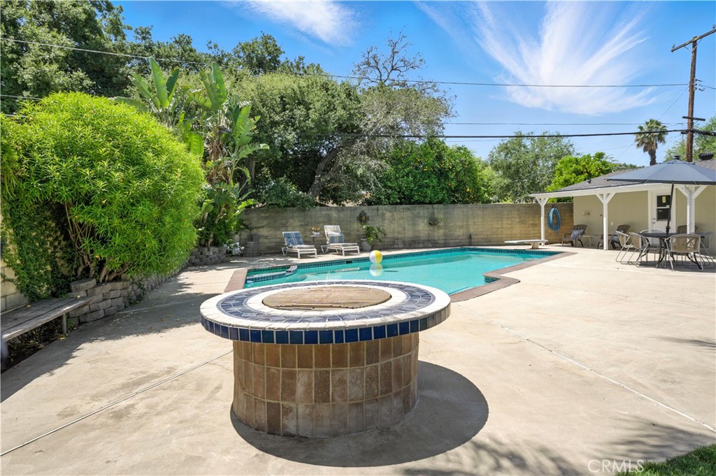 644 E Mountain View Avenue