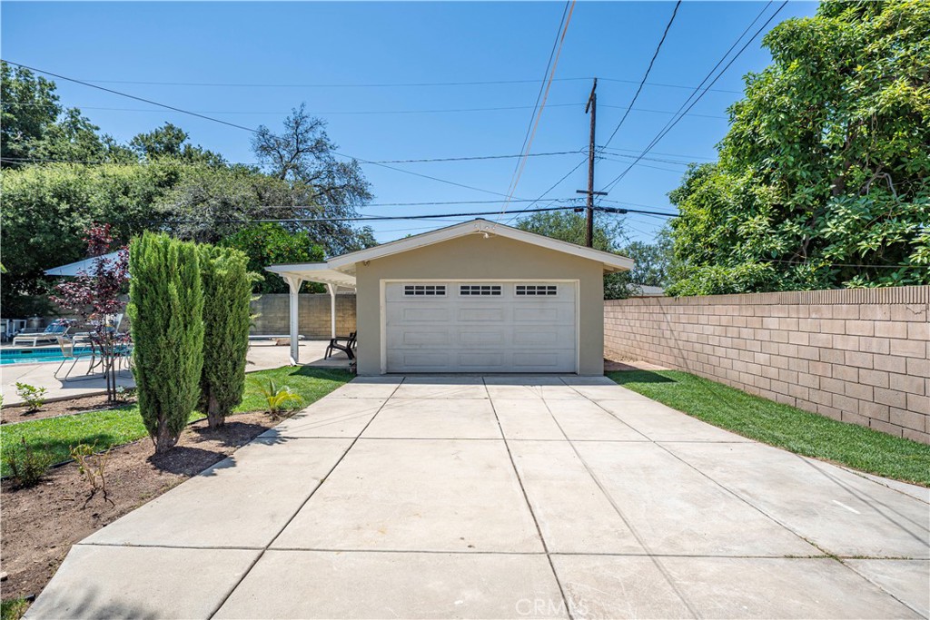 644 E Mountain View Avenue