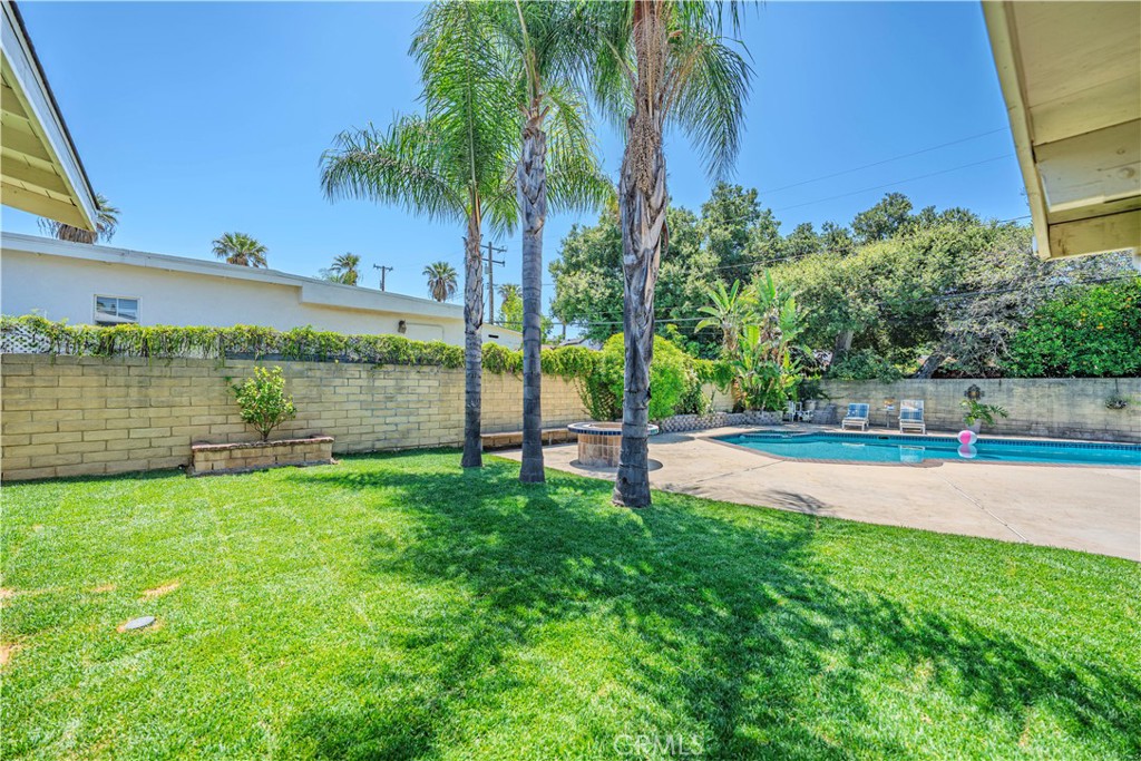 644 E Mountain View Avenue