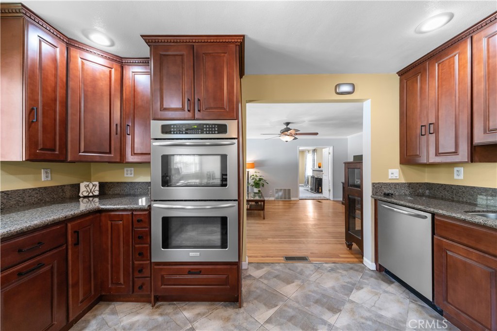 644 E Mountain View Avenue