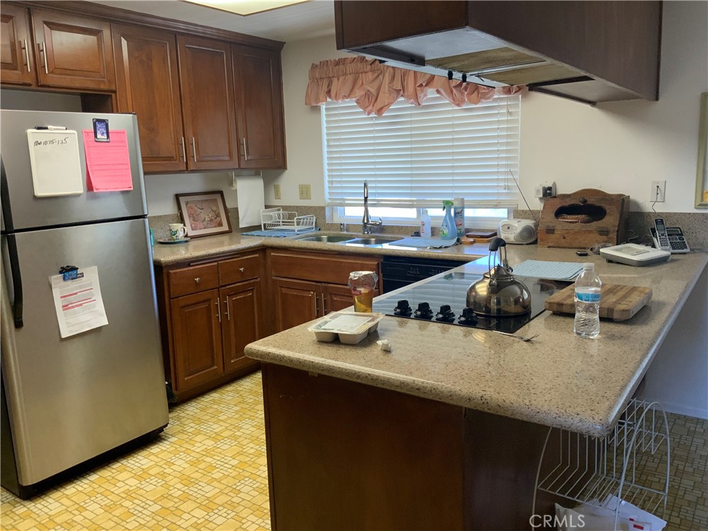 180 W Buffington Street