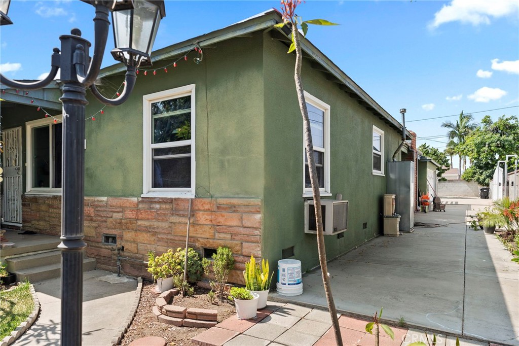 14057 Ohio Street