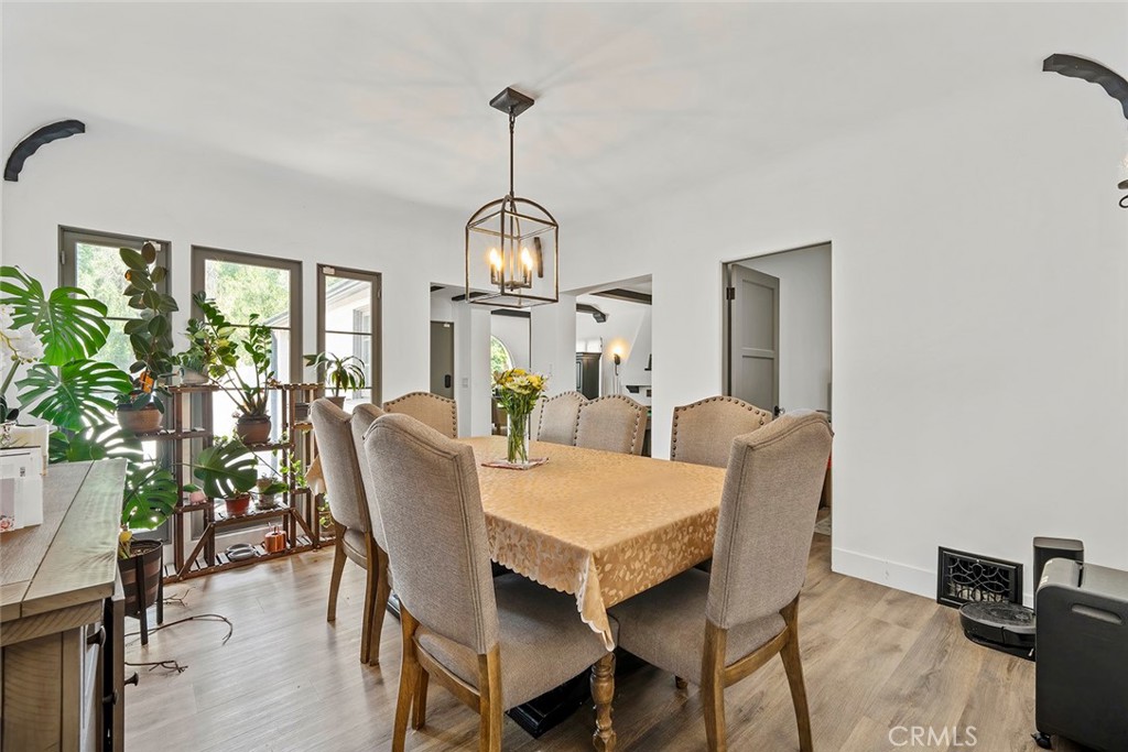 847 W Edgehill Road
