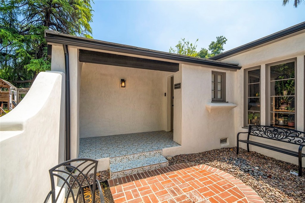 847 W Edgehill Road