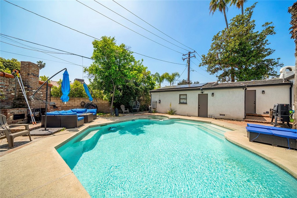 847 W Edgehill Road