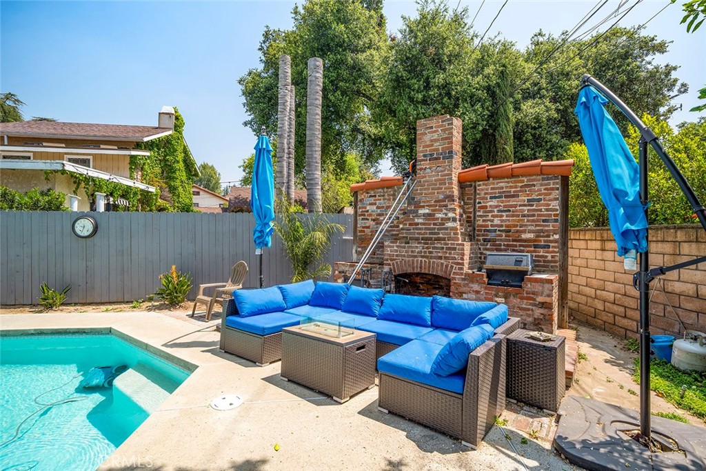 847 W Edgehill Road