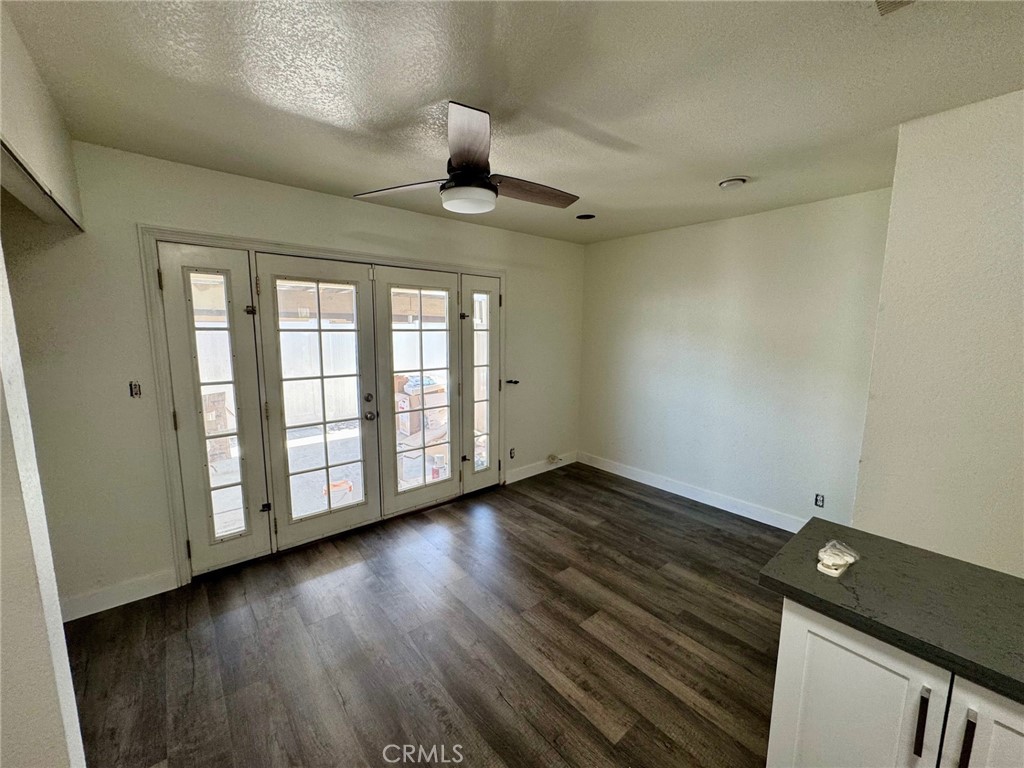 418 N Cerritos Avenue