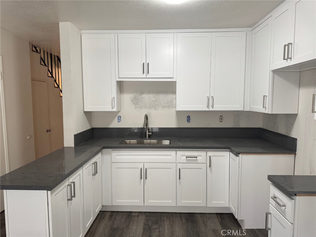 418 N Cerritos Avenue