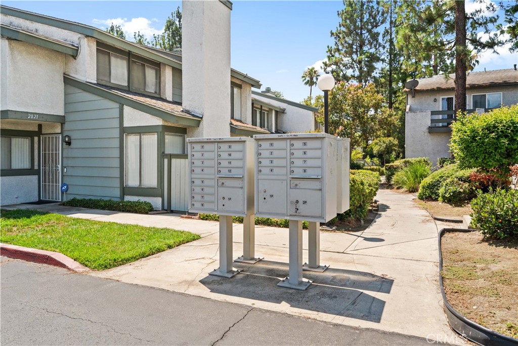 2008 E 5th Street