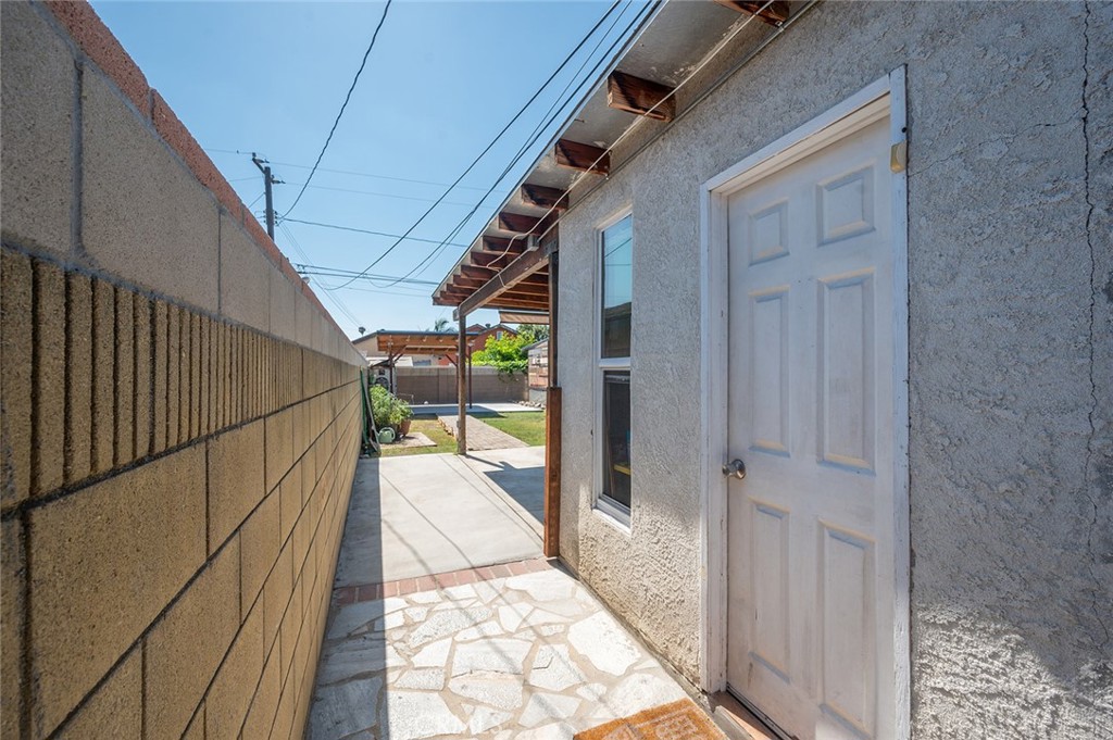 117 N Morada Avenue