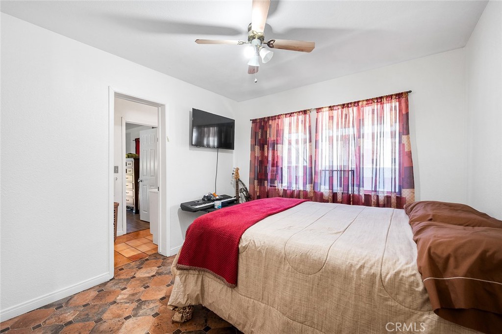 117 N Morada Avenue