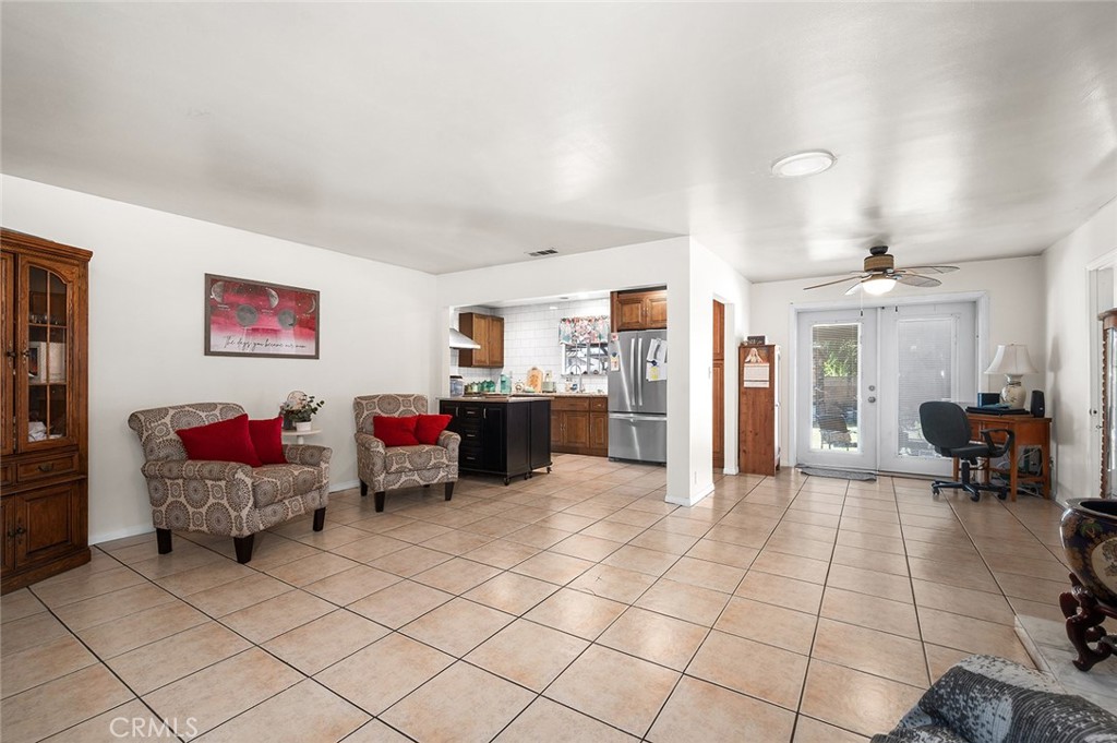 117 N Morada Avenue