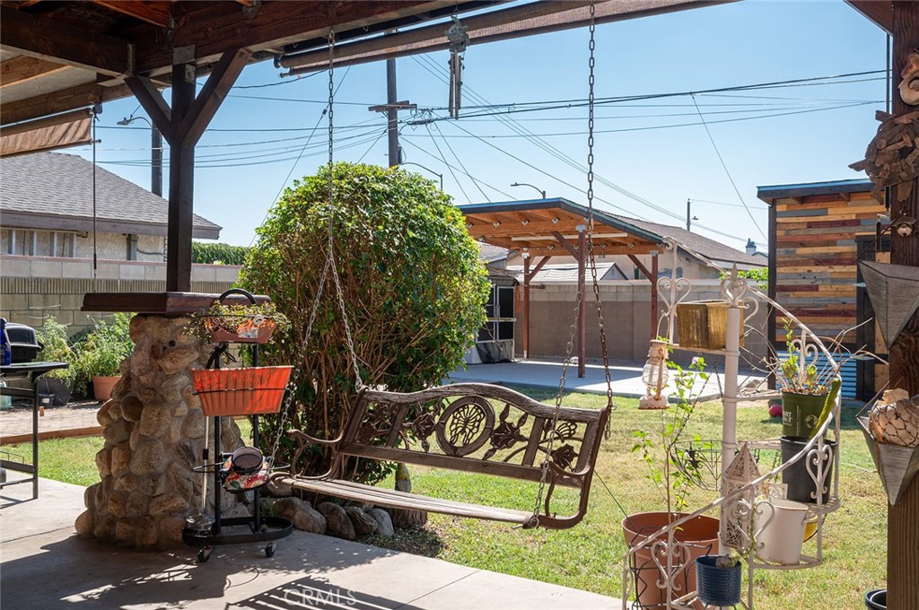 117 N Morada Avenue