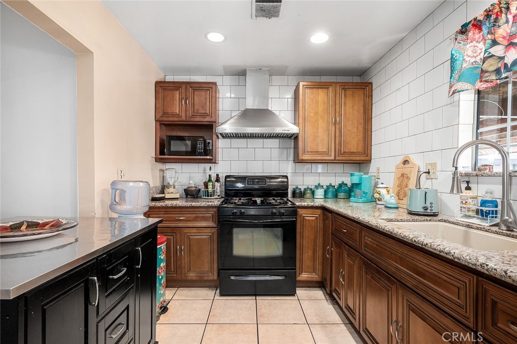 117 N Morada Avenue