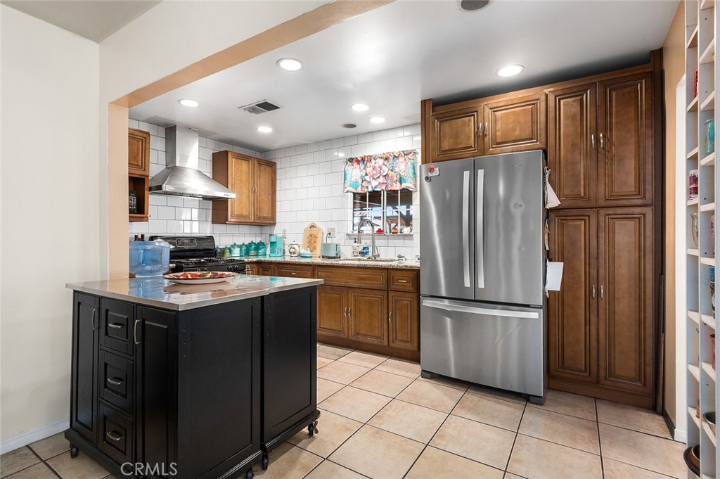 117 N Morada Avenue