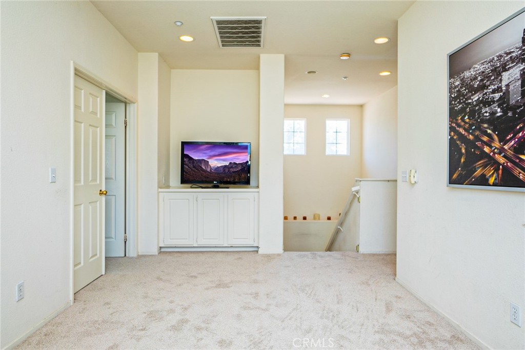 15138 Holiday Drive