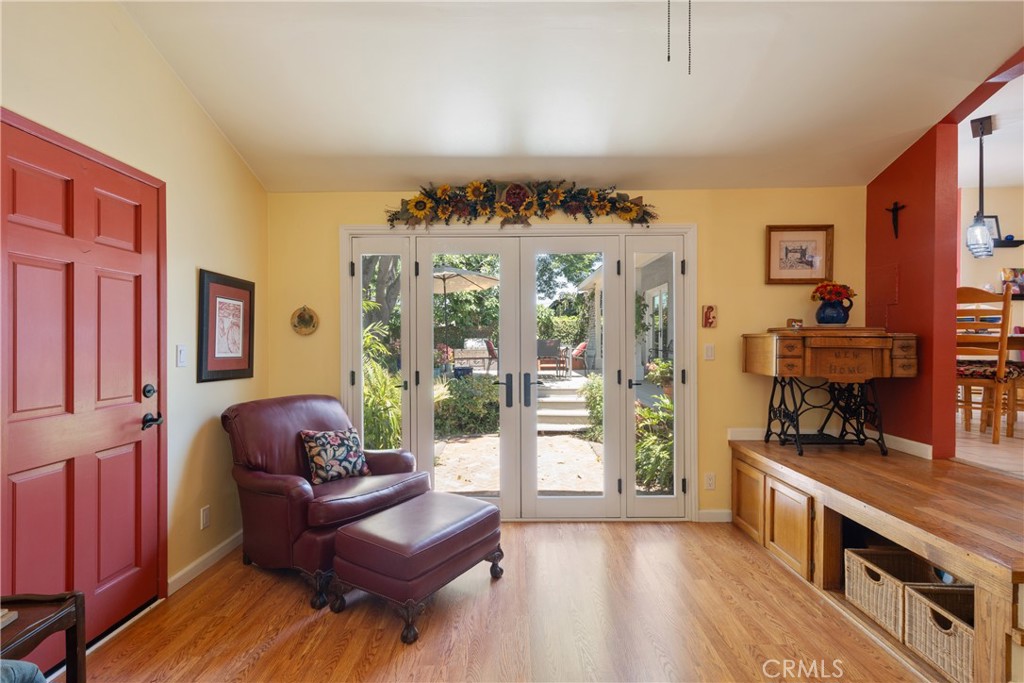 577 S Albertson Avenue