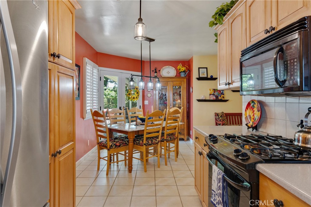 577 S Albertson Avenue