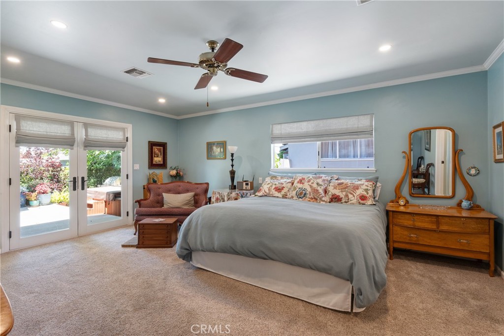 577 S Albertson Avenue