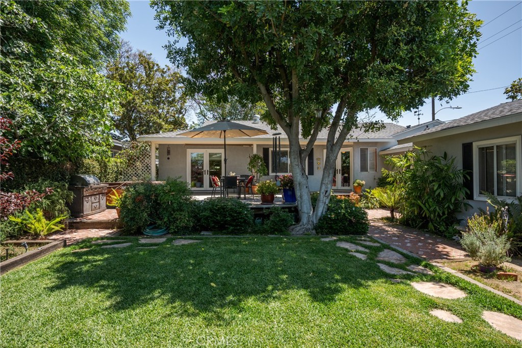 577 S Albertson Avenue