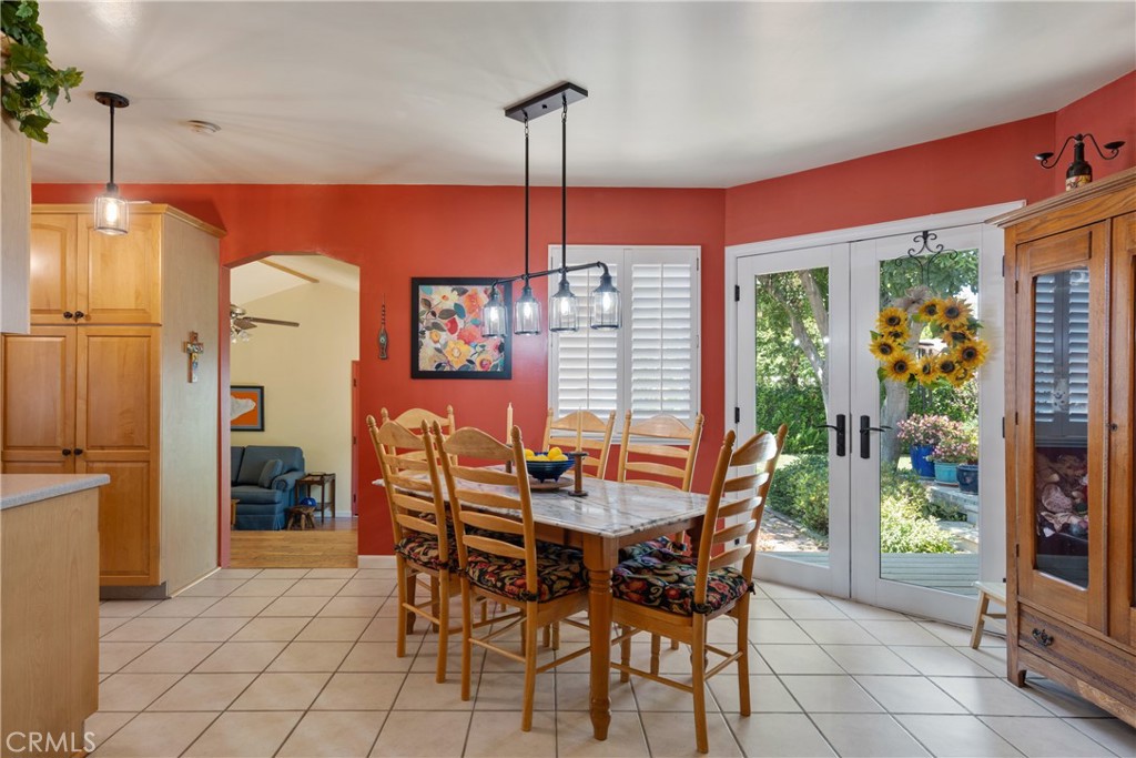 577 S Albertson Avenue