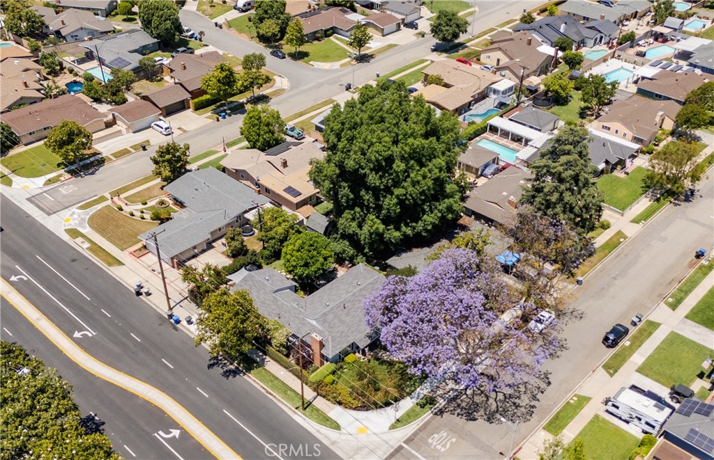 577 S Albertson Avenue