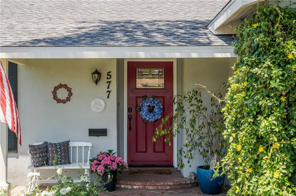 577 S Albertson Avenue