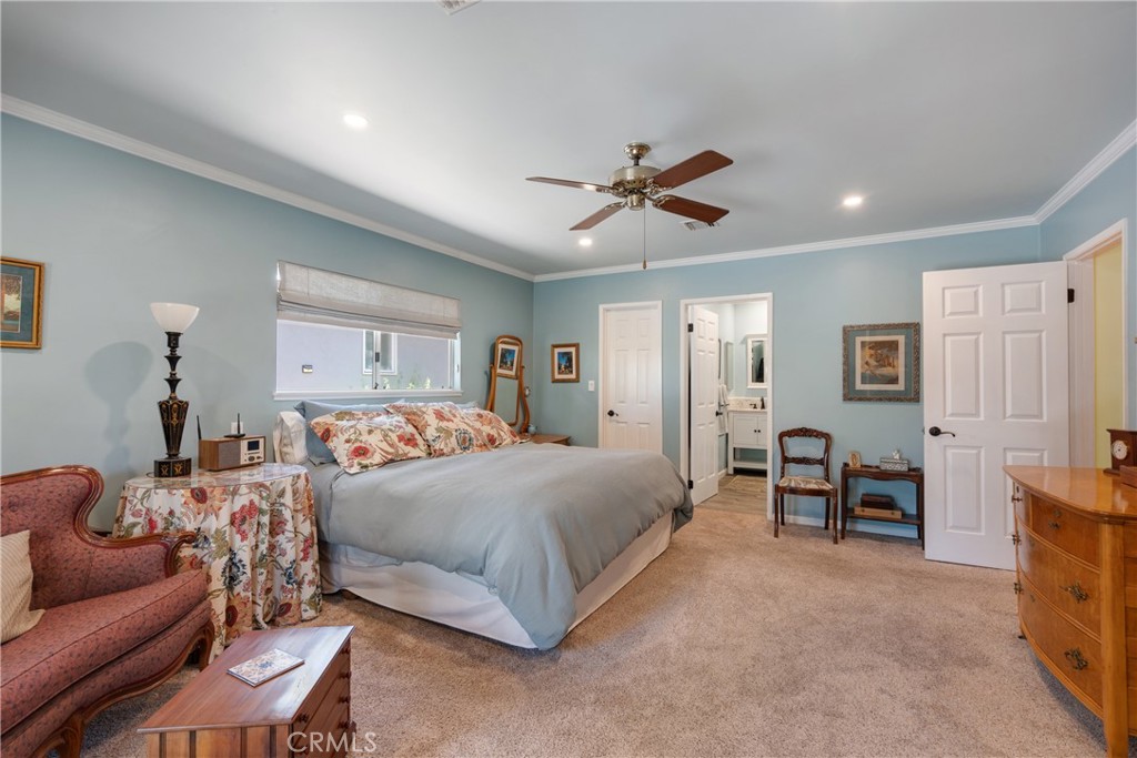 577 S Albertson Avenue