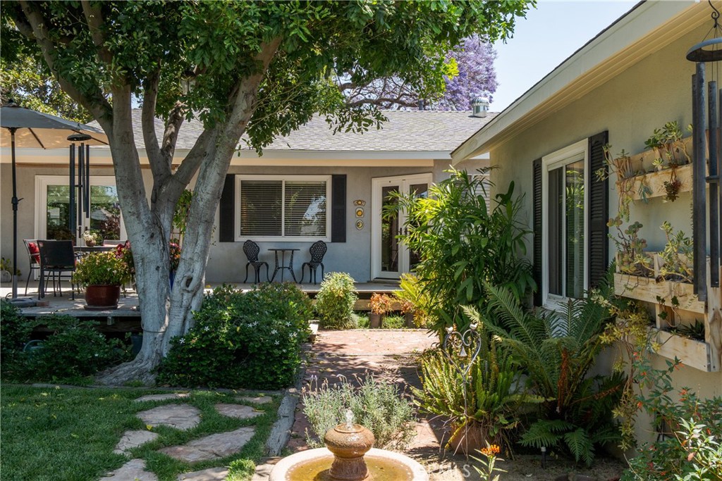 577 S Albertson Avenue