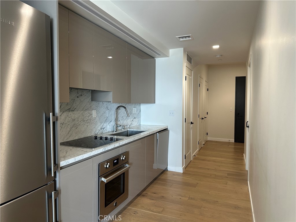 1050 S Grand Avenue 1705